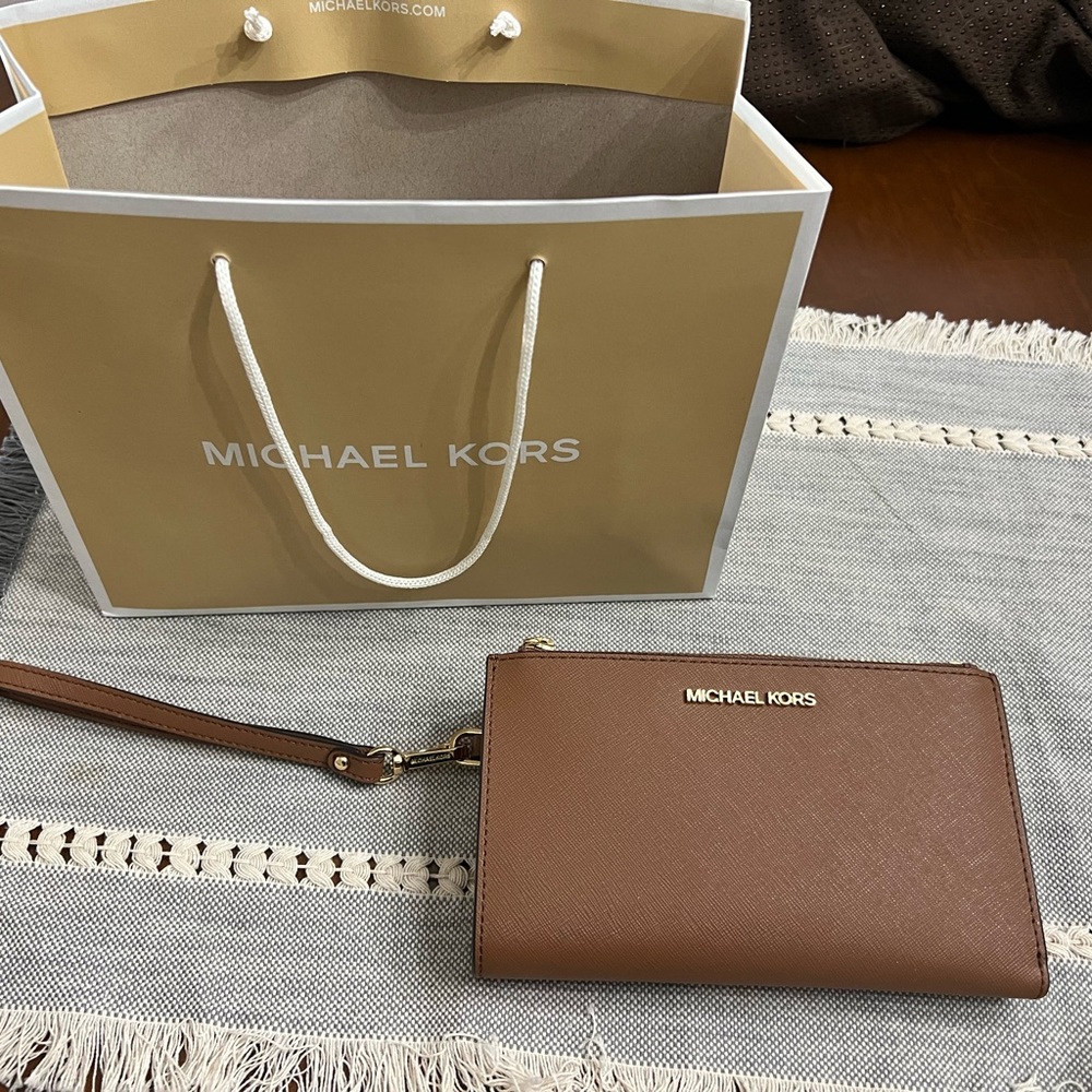Brand new micheal kors wallet